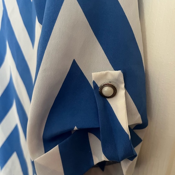 Boutique Chevron V-Neck Blue and White Women's Top - Picture 3 of 5